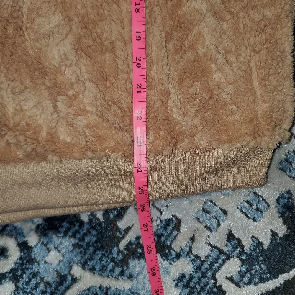 Super Soft Boutique Brand Hooded Sweatshirt - Picture 7 of 10
